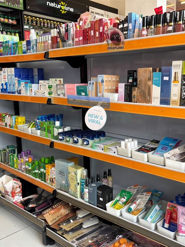 Beauty & Cosmetics at Semeton Pharmacy: Make-up essentials, Eye drops, Ear & nose care, Contact lens care, Beauty tools