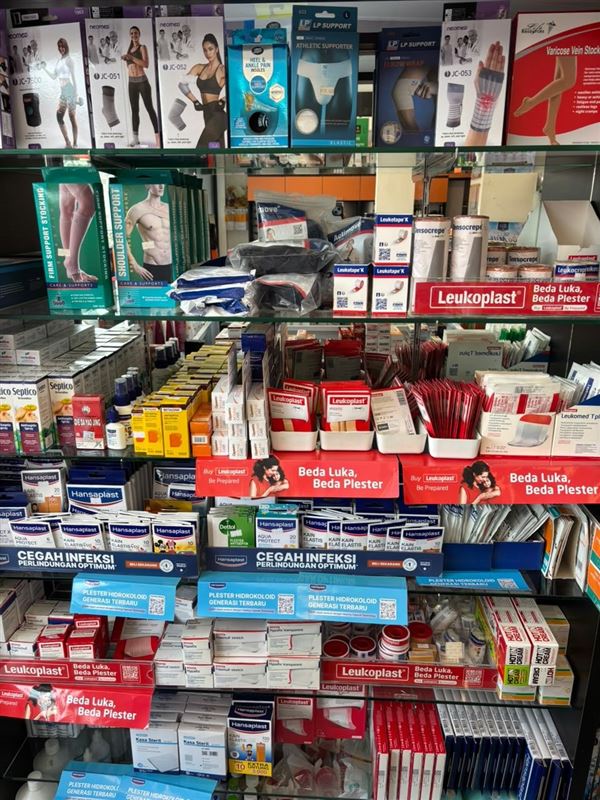 Health Devices & First Aid at Semeton Pharmacy: Plasters & wound care, Knee & ankle support, Face mask, Cold & hot pack, Adult diapers
